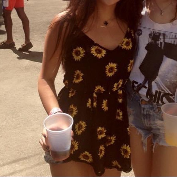 LF Sunflower romper - Picture 2 of 2